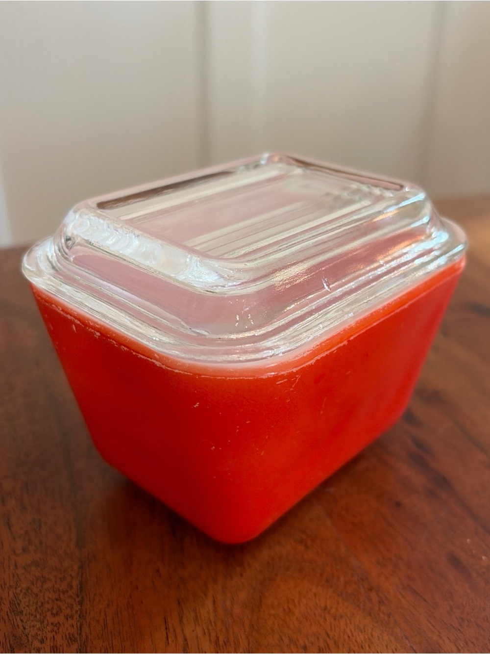 Vintage Pyrex 501 Red Refrigerator Dish 1.5 Cup w/ Ribbed Lid 501-C Fridgie READ